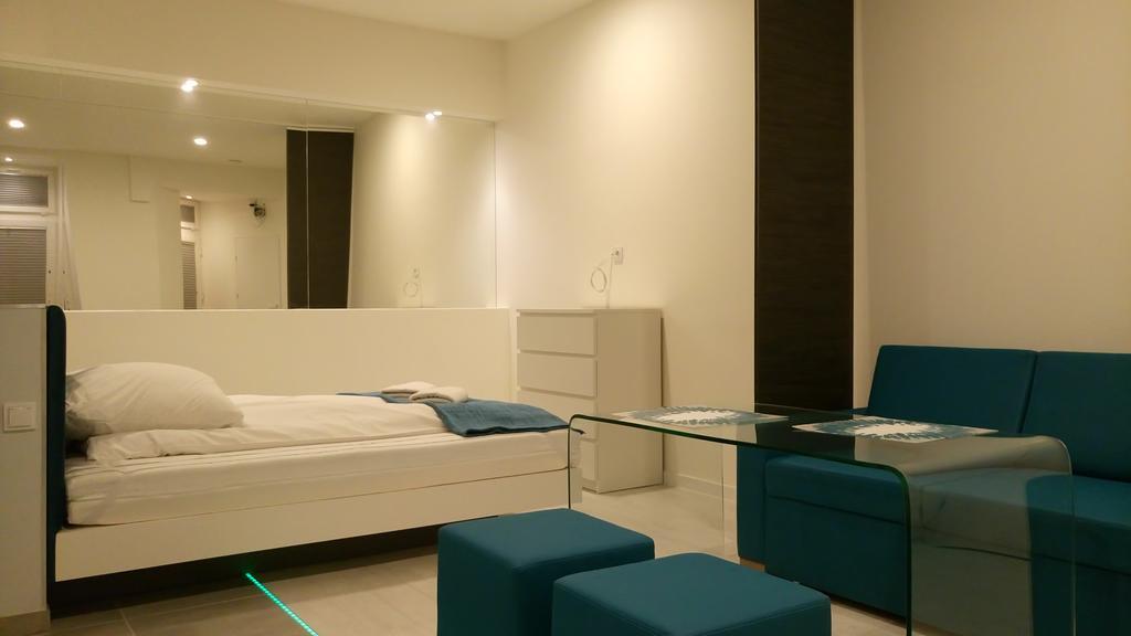 Mirror Apartments Krakau Zimmer foto